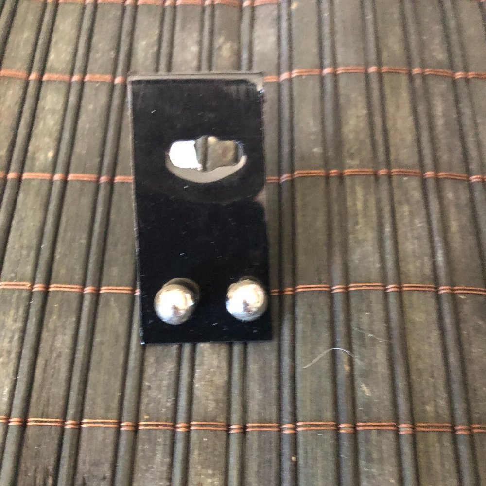 WOMEN'S SILVER BALL PIERCED EARRINGS